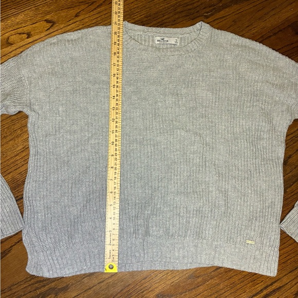 Hollister Gray Women's Sweater - Picture 3 of 6